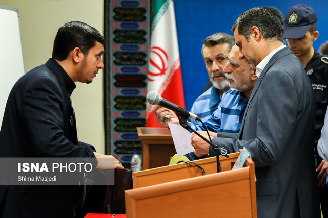 ارتباط سری علی دیواندری با اکبر طبری