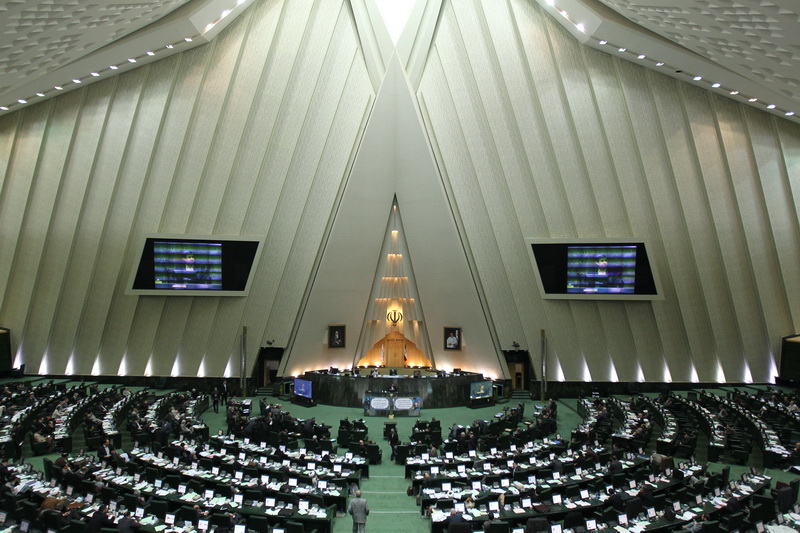 اکثریت نمایندگان در نامه به رییس جمهور خواهان ادامه کار ظریف شدند