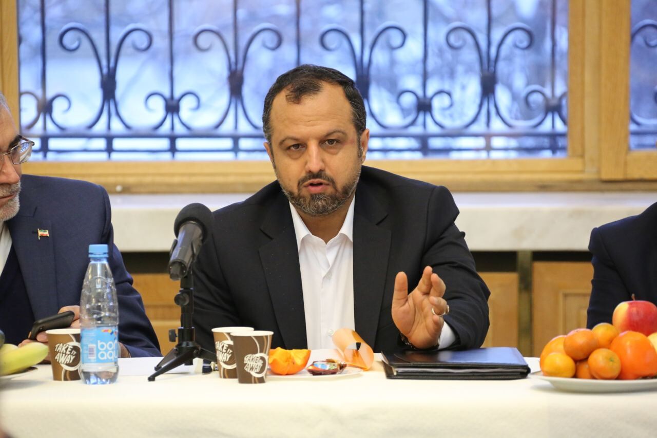 دستور مجدد وزیر اقتصاد به بانک‌ها درباره حذف ضامن از وام‌های خُرد/ بازرسی گسترده از شعب بانک‌ها