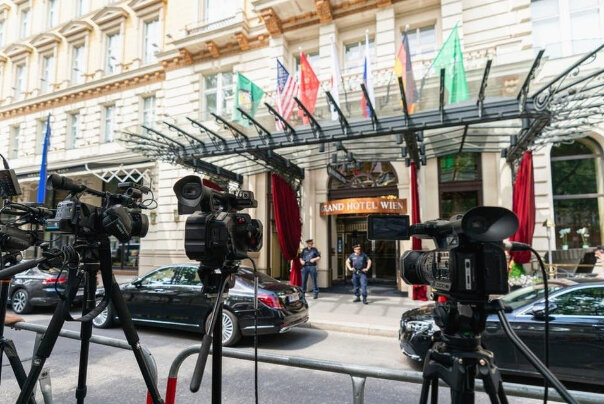 باید مذاکرات منجر به رفع تحریم‌ها شود