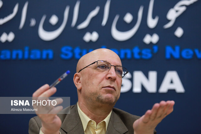 واکنش وزیر علوم به یکسان سازی پوشش در دانشگاه‌ها