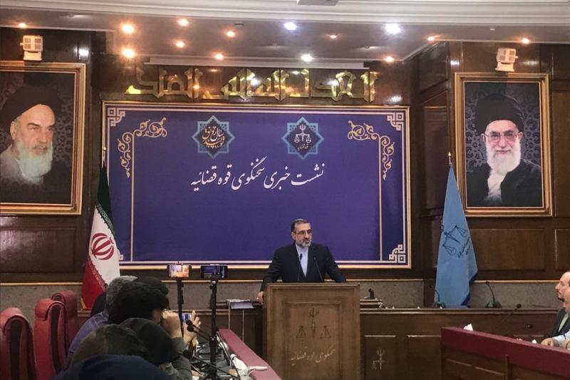 ۱۵ نفر در مورد موضوع واردات کاغذ تحت تعقیب هستند