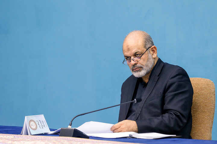 مخالفت با استیضاح وحیدی در آستانه انتخابات و برگزاری راهپیمایی اربعین