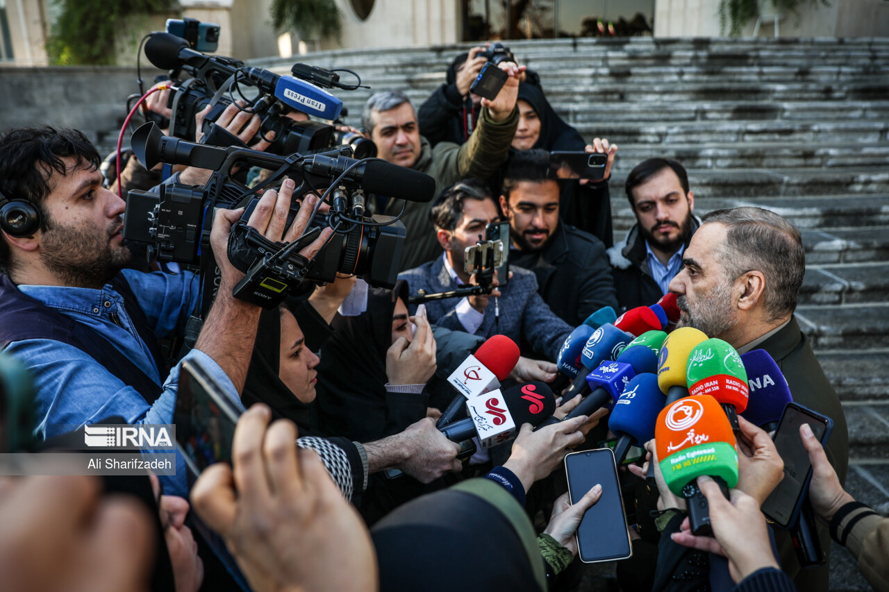 تقاضای هسته ای آمریکا از ایران/ معرفی متهم اصلی سرقت فرش‌های سعدآباد به دادگاهی ویژه