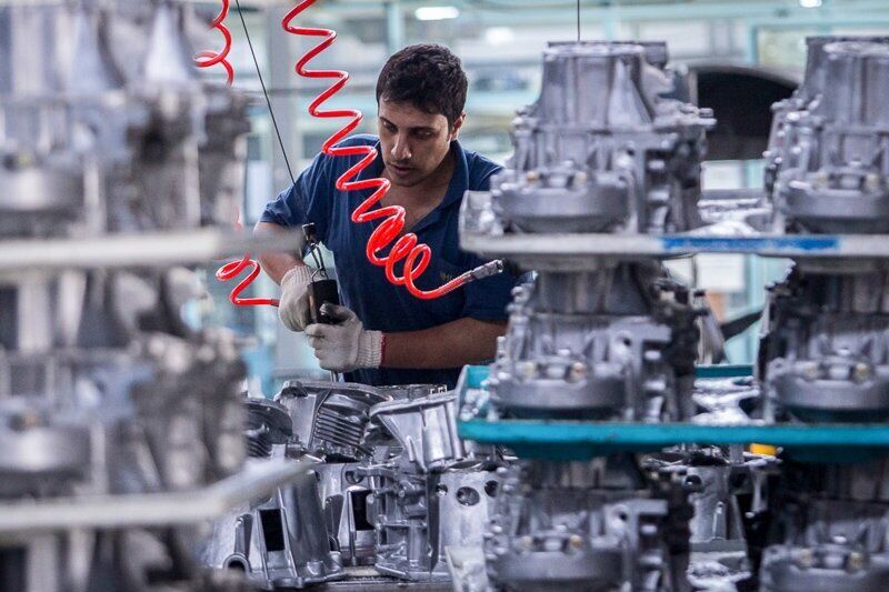 قطعه‌سازان بر اساس نیاز خودروسازان تولید می‌کنند/ نیاز قطعه‌سازان به ۴۰درصد نقدینگی بیشتر