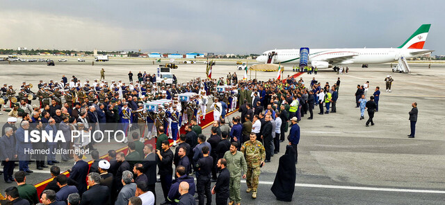 پیکر شهدای خدمت وارد فرودگاه مهرآباد تهران شد