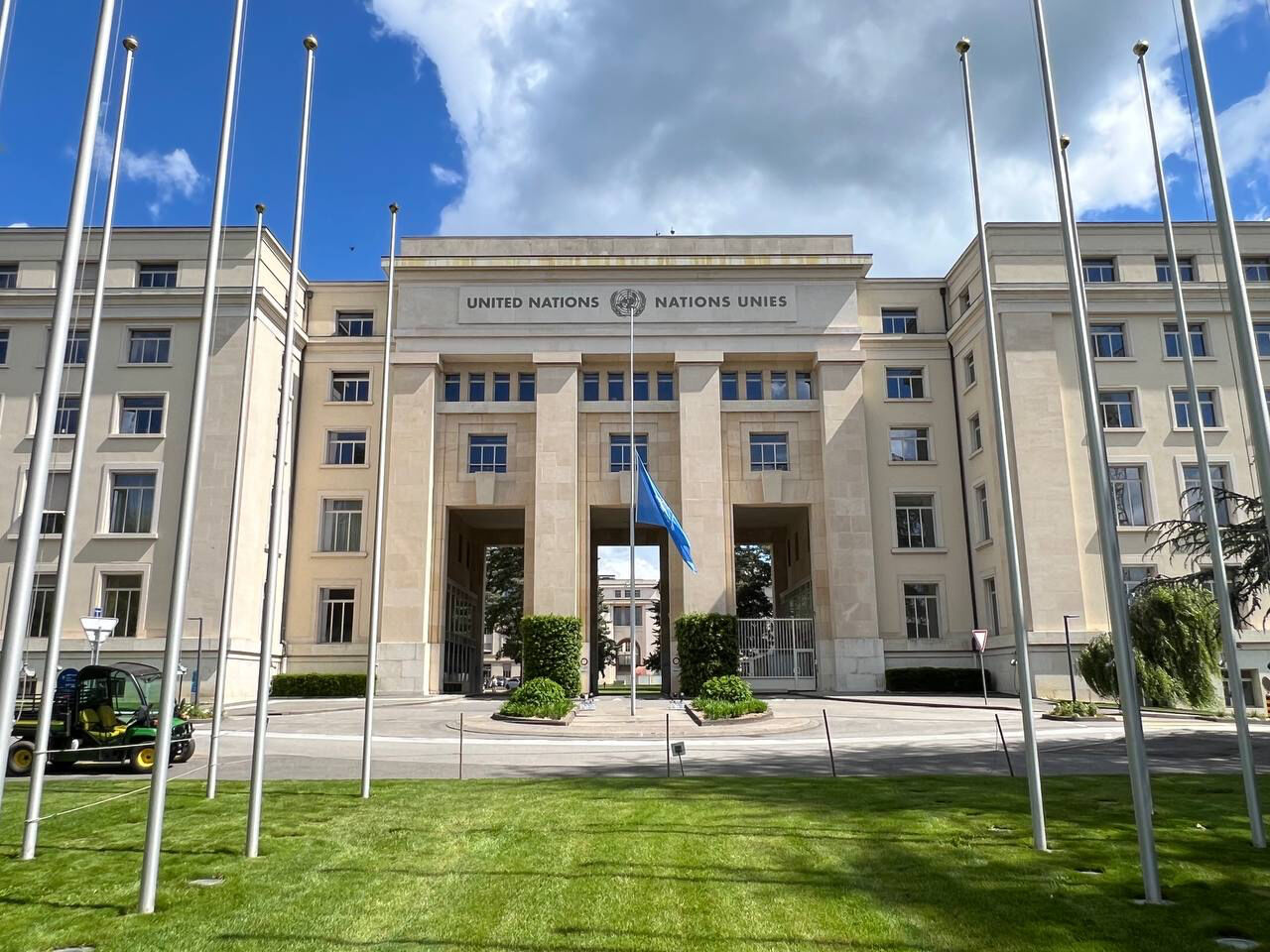 پرچم سازمان ملل در ژنو نیمه‌ افراشته شد