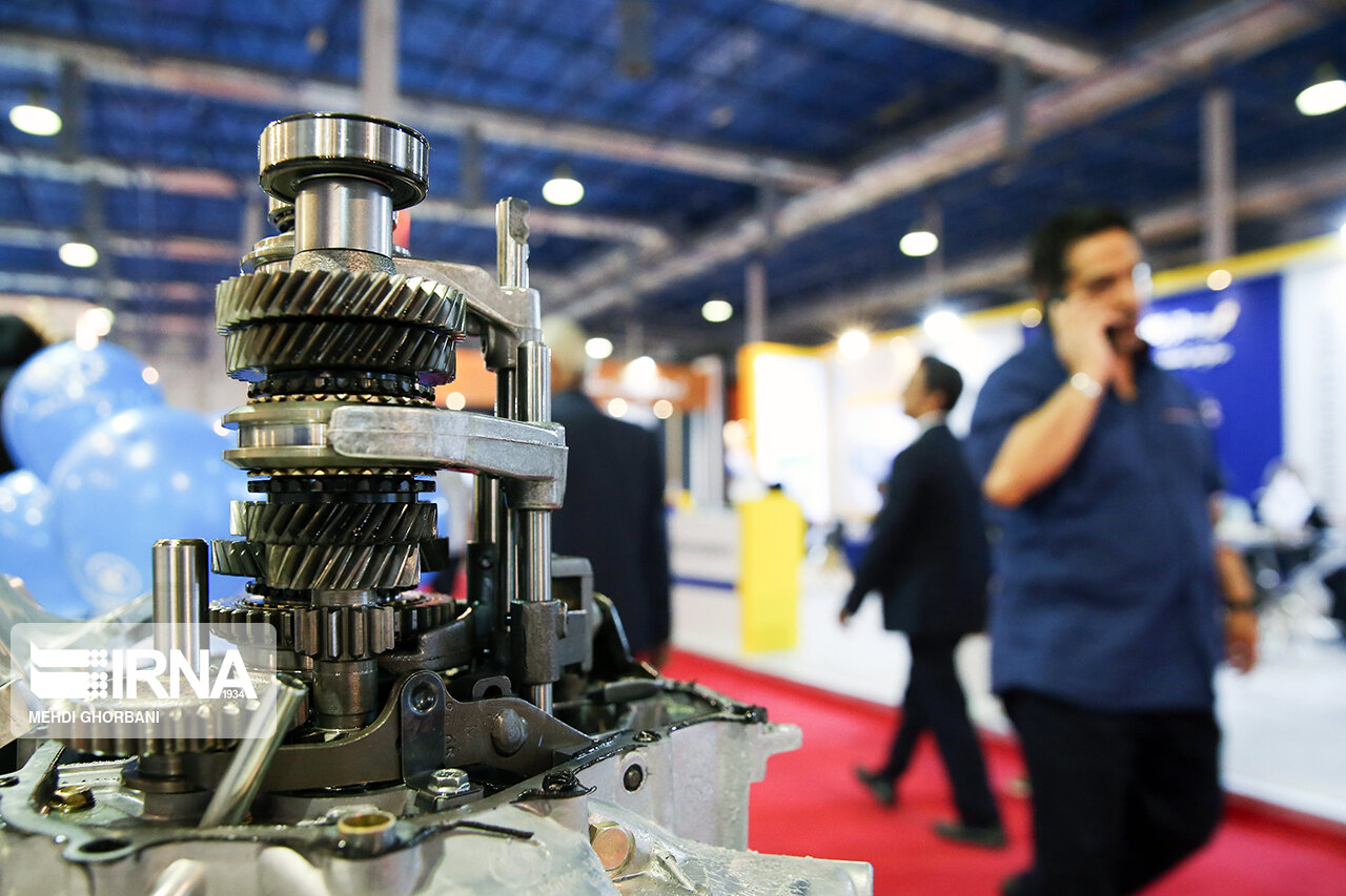 کاهش تولید قطعه سازان خودرو به دلیل موانع گمرکی و ارزی