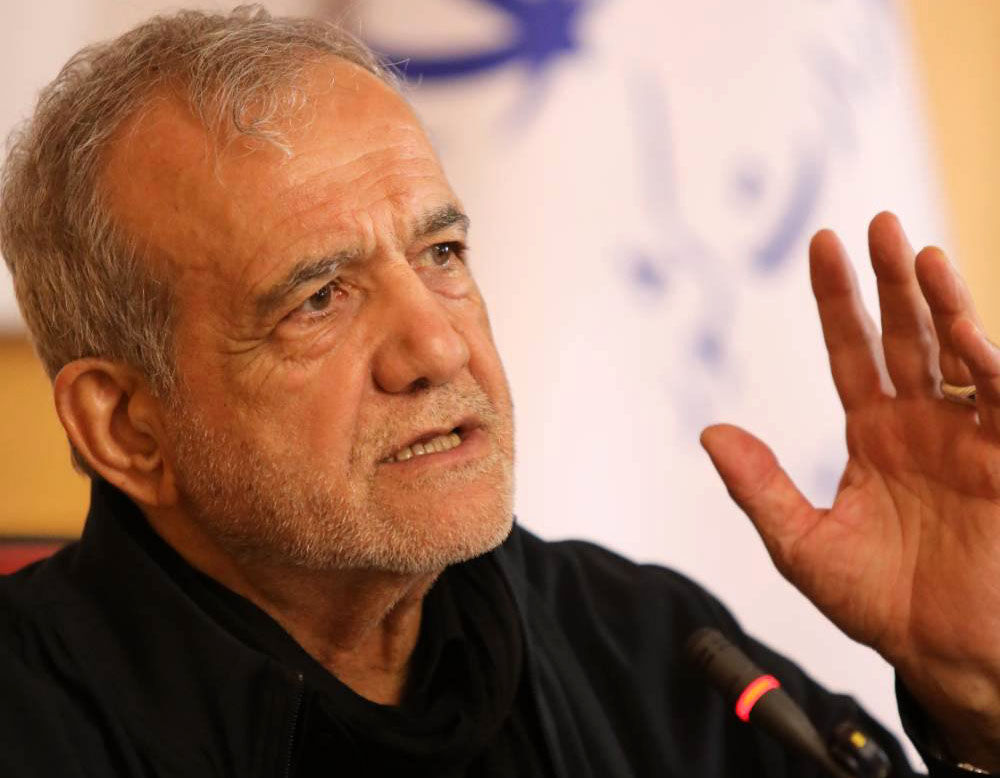 رئیس جمهور: تکمیل مسیرهای ارتباطی با همسایگان شمالی اولویت دولت است