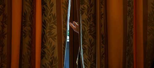 چون پرده برافتد...