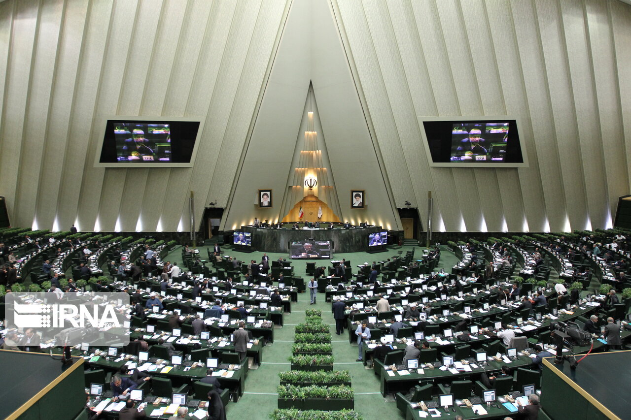 تخصیص ۲۱۰۰ میلیارد تومان برای پرداخت مطالبات فرهنگیان